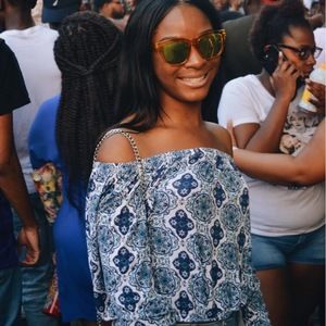 Meet your Posher, Uniece